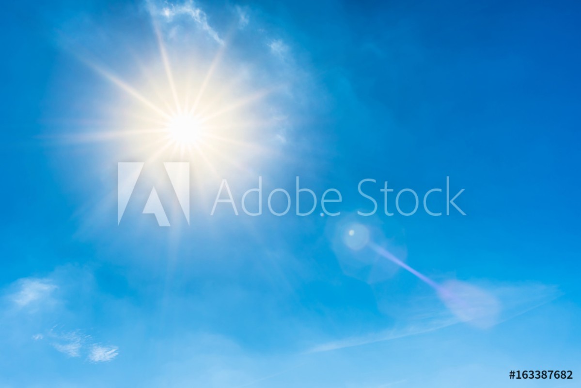 Image de Sunny background blue sky with white clouds and sun